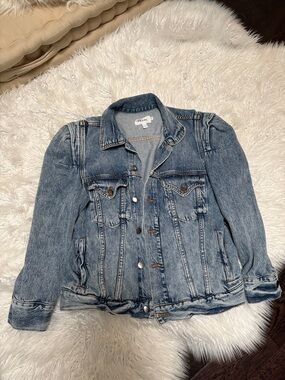 Frame Denim Washed Blue Puff-Shoulder Jean Jacket